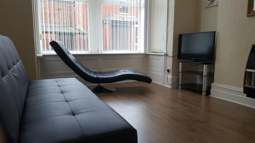 Blackpoolholidaylets Charles Street Villa Buitenkant foto